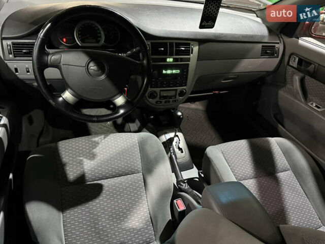 Красный Шевроле Нубира, объемом двигателя 1.8 л и пробегом 115 тыс. км за 3450 $, фото 20 на Automoto.ua