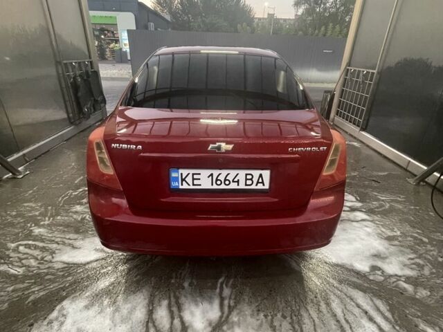 Красный Шевроле Нубира, объемом двигателя 1.8 л и пробегом 250 тыс. км за 3099 $, фото 3 на Automoto.ua