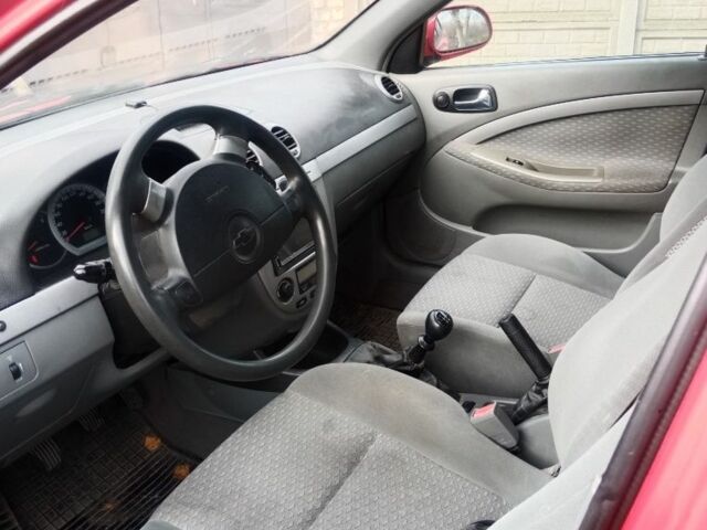 Красный Шевроле Нубира, объемом двигателя 1.8 л и пробегом 206 тыс. км за 3000 $, фото 4 на Automoto.ua