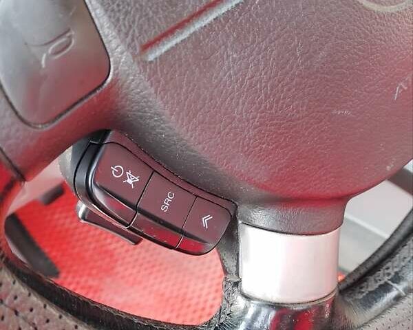 Красный Шевроле Нубира, объемом двигателя 1.6 л и пробегом 236 тыс. км за 3700 $, фото 6 на Automoto.ua