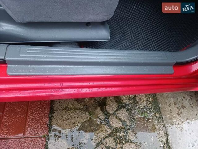 Красный Шевроле Нубира, объемом двигателя 1.6 л и пробегом 235 тыс. км за 3900 $, фото 14 на Automoto.ua