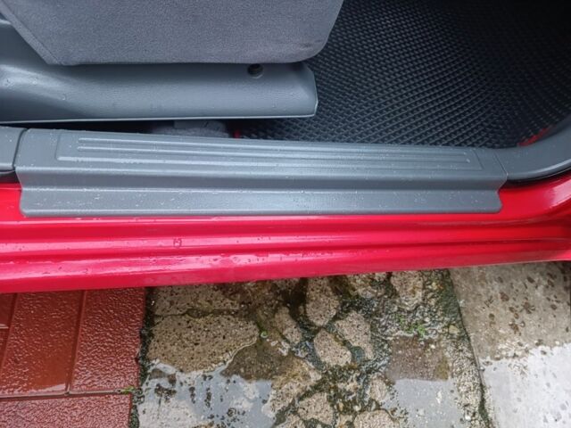 Красный Шевроле Нубира, объемом двигателя 1.6 л и пробегом 235 тыс. км за 3900 $, фото 21 на Automoto.ua