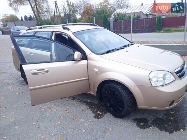 Желтый Шевроле Нубира, объемом двигателя 1.6 л и пробегом 215 тыс. км за 4000 $, фото 3 на Automoto.ua