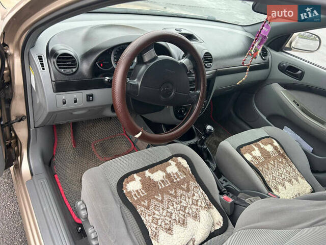 Жовтий Шевроле Нубіра, об'ємом двигуна 1.6 л та пробігом 217 тис. км за 3700 $, фото 2 на Automoto.ua