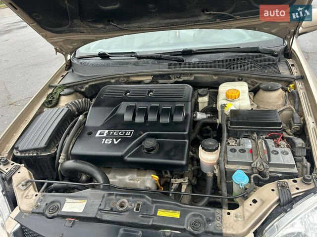 Жовтий Шевроле Нубіра, об'ємом двигуна 1.6 л та пробігом 217 тис. км за 3700 $, фото 6 на Automoto.ua