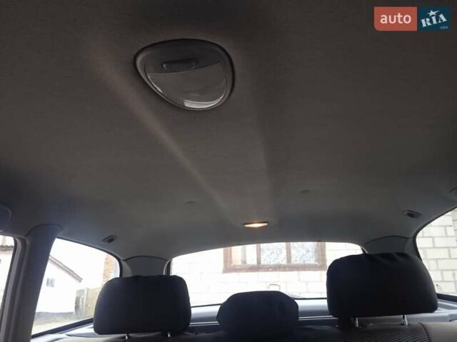 Желтый Шевроле Нубира, объемом двигателя 1.6 л и пробегом 215 тыс. км за 4000 $, фото 6 на Automoto.ua