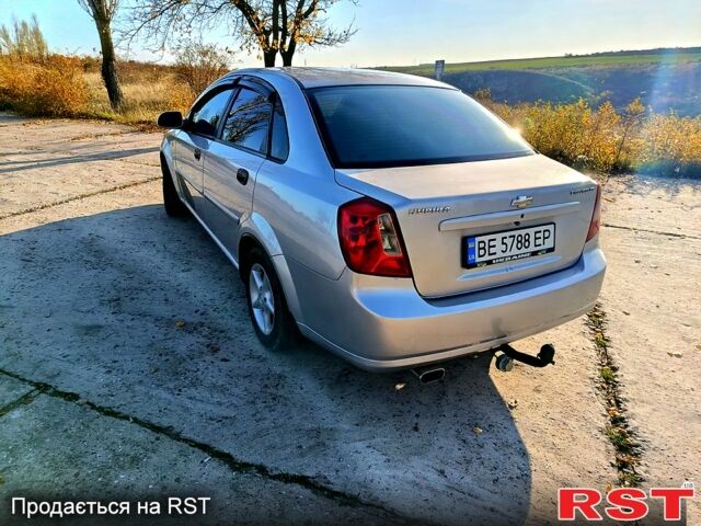 Серый Шевроле Нубира, объемом двигателя 1.6 л и пробегом 332 тыс. км за 3900 $, фото 4 на Automoto.ua