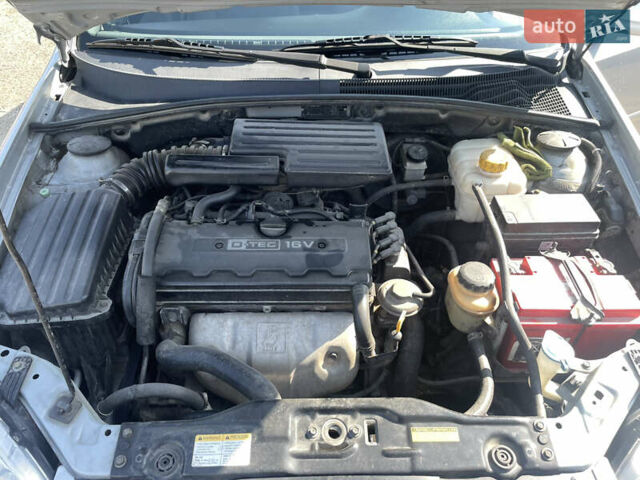 Серый Шевроле Нубира, объемом двигателя 1.8 л и пробегом 121 тыс. км за 4200 $, фото 12 на Automoto.ua