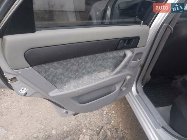 Серый Шевроле Нубира, объемом двигателя 1.8 л и пробегом 300 тыс. км за 3200 $, фото 3 на Automoto.ua