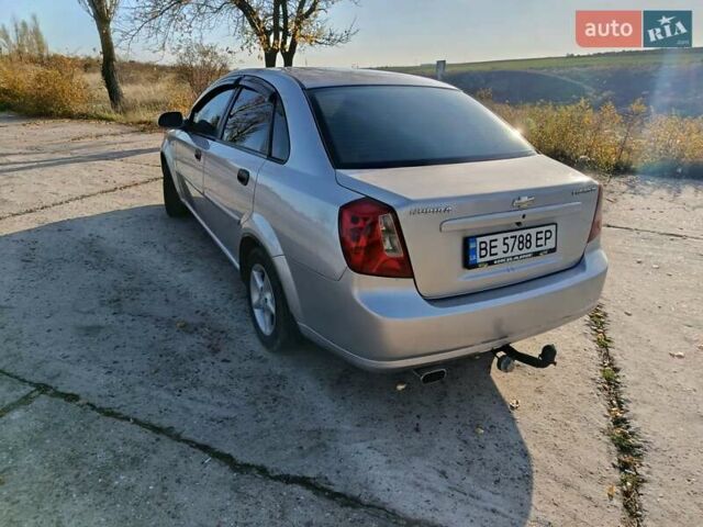 Серый Шевроле Нубира, объемом двигателя 1.6 л и пробегом 332 тыс. км за 3900 $, фото 5 на Automoto.ua