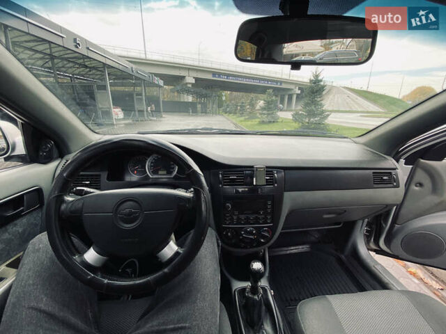 Серый Шевроле Нубира, объемом двигателя 1.8 л и пробегом 360 тыс. км за 3500 $, фото 10 на Automoto.ua