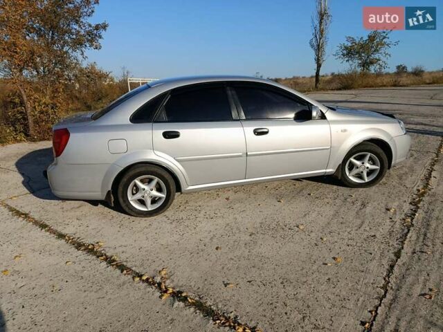 Серый Шевроле Нубира, объемом двигателя 1.6 л и пробегом 332 тыс. км за 3900 $, фото 3 на Automoto.ua