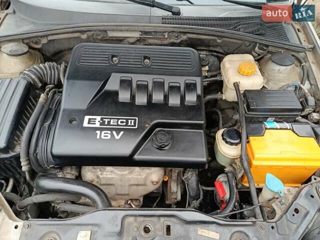 Серый Шевроле Нубира, объемом двигателя 1.6 л и пробегом 332 тыс. км за 3900 $, фото 10 на Automoto.ua