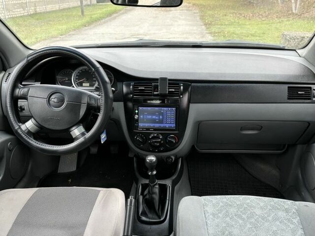 Серый Шевроле Нубира, объемом двигателя 1.8 л и пробегом 170 тыс. км за 3650 $, фото 8 на Automoto.ua