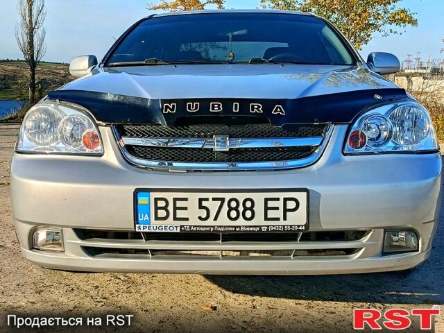 Серый Шевроле Нубира, объемом двигателя 1.6 л и пробегом 332 тыс. км за 3900 $, фото 6 на Automoto.ua