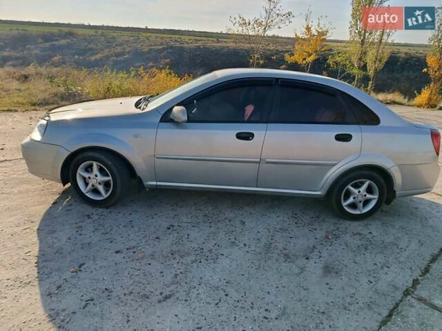 Серый Шевроле Нубира, объемом двигателя 1.6 л и пробегом 332 тыс. км за 3900 $, фото 6 на Automoto.ua