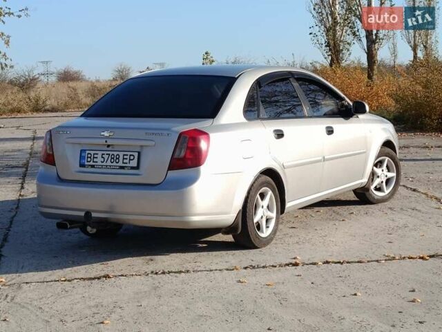 Серый Шевроле Нубира, объемом двигателя 1.6 л и пробегом 332 тыс. км за 3900 $, фото 1 на Automoto.ua