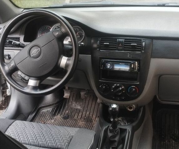 Серый Шевроле Нубира, объемом двигателя 0 л и пробегом 220 тыс. км за 3300 $, фото 4 на Automoto.ua