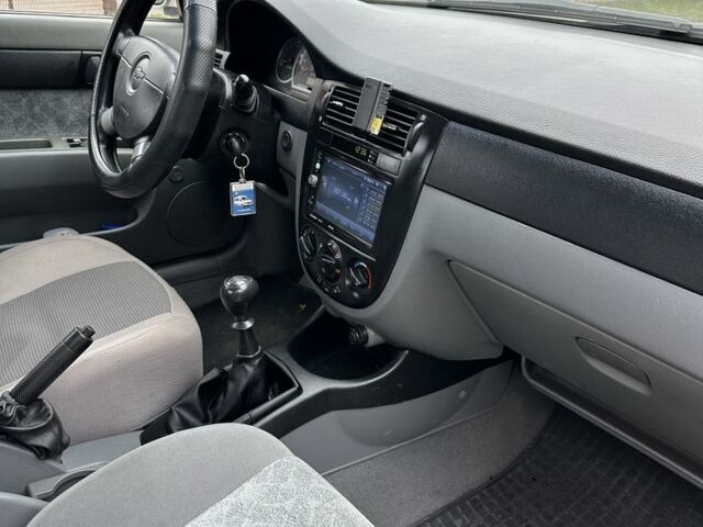 Серый Шевроле Нубира, объемом двигателя 1.8 л и пробегом 170 тыс. км за 3650 $, фото 10 на Automoto.ua