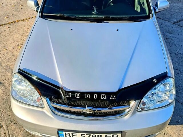Серый Шевроле Нубира, объемом двигателя 1.6 л и пробегом 332 тыс. км за 3900 $, фото 1 на Automoto.ua