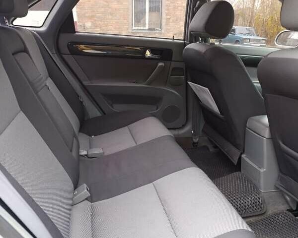 Серый Шевроле Нубира, объемом двигателя 1.8 л и пробегом 135 тыс. км за 4400 $, фото 15 на Automoto.ua