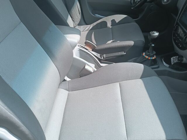 Серый Шевроле Нубира, объемом двигателя 1.8 л и пробегом 133 тыс. км за 4600 $, фото 14 на Automoto.ua