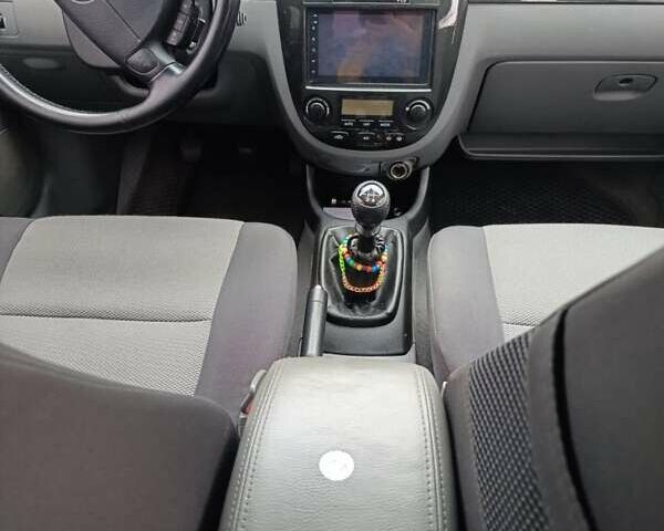 Серый Шевроле Нубира, объемом двигателя 1.8 л и пробегом 135 тыс. км за 4400 $, фото 13 на Automoto.ua