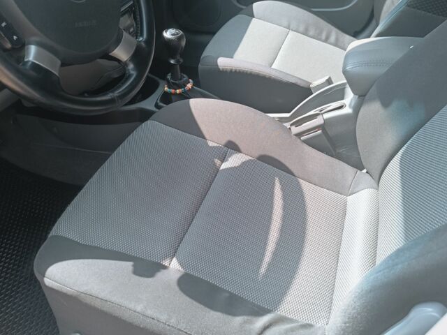 Серый Шевроле Нубира, объемом двигателя 1.8 л и пробегом 133 тыс. км за 4600 $, фото 9 на Automoto.ua