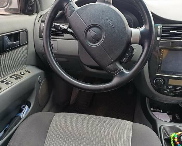 Серый Шевроле Нубира, объемом двигателя 1.8 л и пробегом 135 тыс. км за 4400 $, фото 17 на Automoto.ua