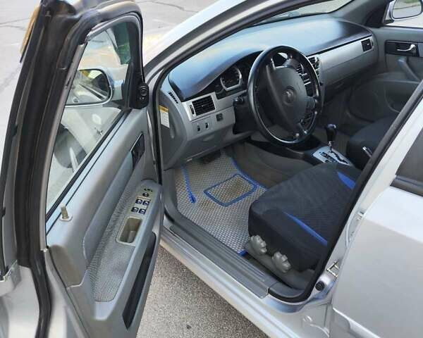 Серый Шевроле Нубира, объемом двигателя 1.8 л и пробегом 184 тыс. км за 4700 $, фото 9 на Automoto.ua