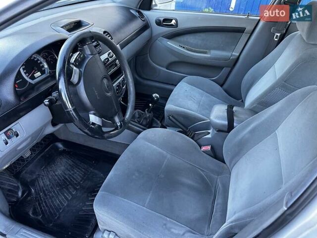 Сірий Шевроле Нубіра, об'ємом двигуна 1.6 л та пробігом 250 тис. км за 3900 $, фото 7 на Automoto.ua