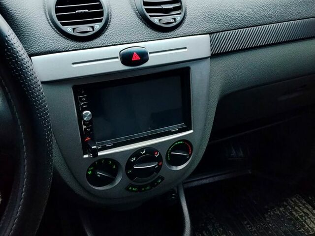 Серый Шевроле Нубира, объемом двигателя 1.6 л и пробегом 277 тыс. км за 4500 $, фото 4 на Automoto.ua