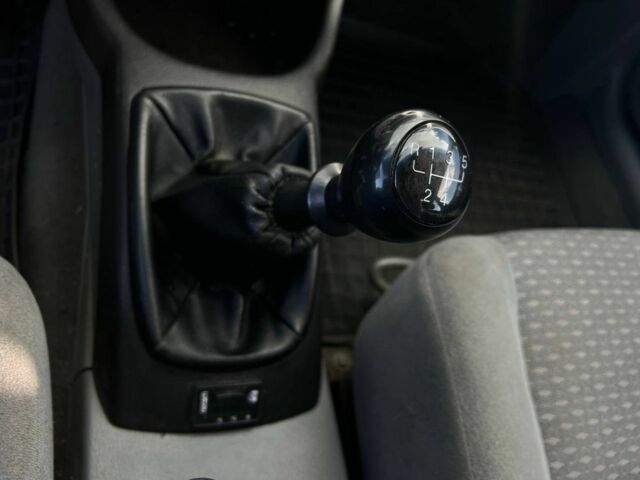 Серый Шевроле Нубира, объемом двигателя 1.8 л и пробегом 152 тыс. км за 4100 $, фото 13 на Automoto.ua