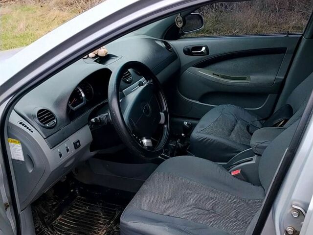 Серый Шевроле Нубира, объемом двигателя 1.6 л и пробегом 277 тыс. км за 4500 $, фото 1 на Automoto.ua