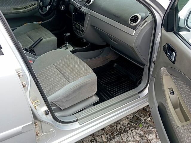 Серый Шевроле Нубира, объемом двигателя 1.8 л и пробегом 200 тыс. км за 2999 $, фото 6 на Automoto.ua