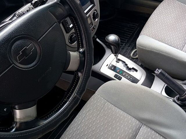 Серый Шевроле Нубира, объемом двигателя 1.8 л и пробегом 200 тыс. км за 2999 $, фото 5 на Automoto.ua