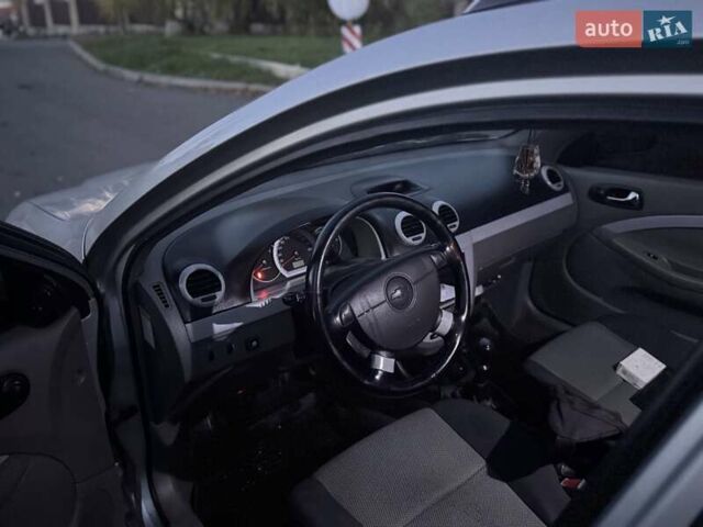 Серый Шевроле Нубира, объемом двигателя 1.8 л и пробегом 257 тыс. км за 3500 $, фото 9 на Automoto.ua