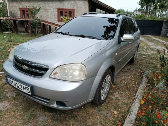 Серый Шевроле Нубира, объемом двигателя 1.6 л и пробегом 272 тыс. км за 3200 $, фото 1 на Automoto.ua