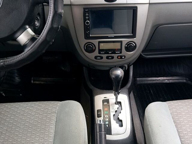 Серый Шевроле Нубира, объемом двигателя 1.8 л и пробегом 200 тыс. км за 2999 $, фото 7 на Automoto.ua