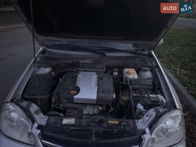 Серый Шевроле Нубира, объемом двигателя 1.8 л и пробегом 257 тыс. км за 3500 $, фото 5 на Automoto.ua