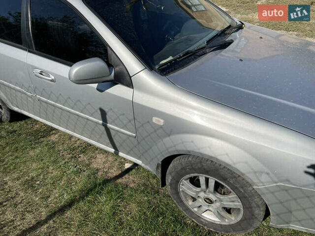 Серый Шевроле Нубира, объемом двигателя 1.8 л и пробегом 370 тыс. км за 3300 $, фото 4 на Automoto.ua