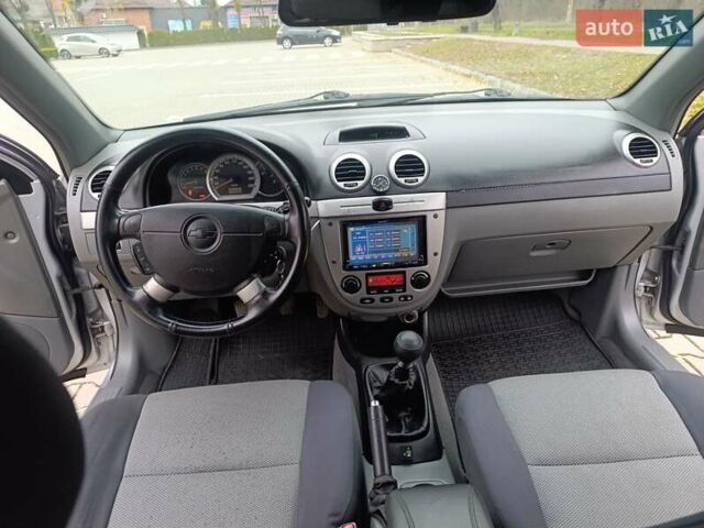 Серый Шевроле Нубира, объемом двигателя 1.8 л и пробегом 250 тыс. км за 3950 $, фото 12 на Automoto.ua