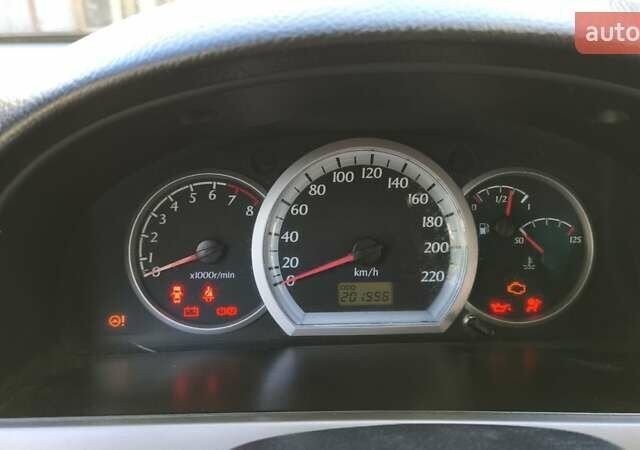 Серый Шевроле Нубира, объемом двигателя 1.8 л и пробегом 201 тыс. км за 4800 $, фото 18 на Automoto.ua