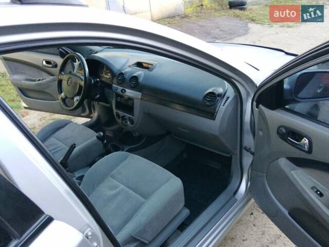 Серый Шевроле Нубира, объемом двигателя 1.6 л и пробегом 289 тыс. км за 3250 $, фото 25 на Automoto.ua