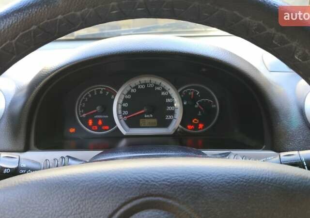 Серый Шевроле Нубира, объемом двигателя 1.8 л и пробегом 201 тыс. км за 4800 $, фото 15 на Automoto.ua