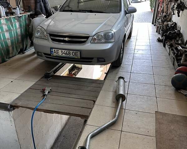 Серый Шевроле Нубира, объемом двигателя 1.8 л и пробегом 264 тыс. км за 5555 $, фото 15 на Automoto.ua