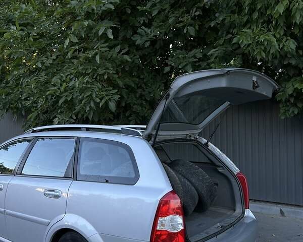 Серый Шевроле Нубира, объемом двигателя 1.8 л и пробегом 300 тыс. км за 4100 $, фото 25 на Automoto.ua