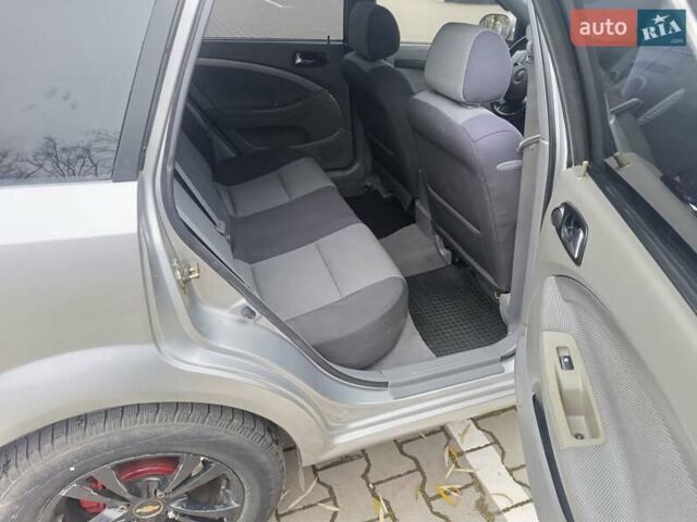 Серый Шевроле Нубира, объемом двигателя 1.8 л и пробегом 250 тыс. км за 3950 $, фото 8 на Automoto.ua