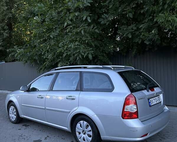 Серый Шевроле Нубира, объемом двигателя 1.8 л и пробегом 300 тыс. км за 4100 $, фото 4 на Automoto.ua