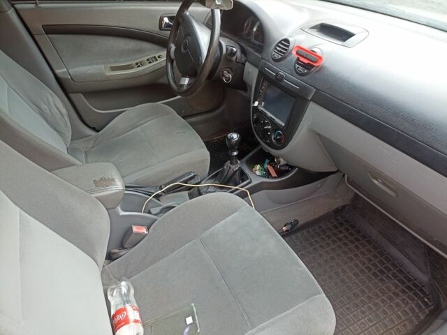 Серый Шевроле Нубира, объемом двигателя 1.6 л и пробегом 206 тыс. км за 5000 $, фото 8 на Automoto.ua